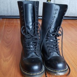 Size 8 Air Wave Dr. Martens